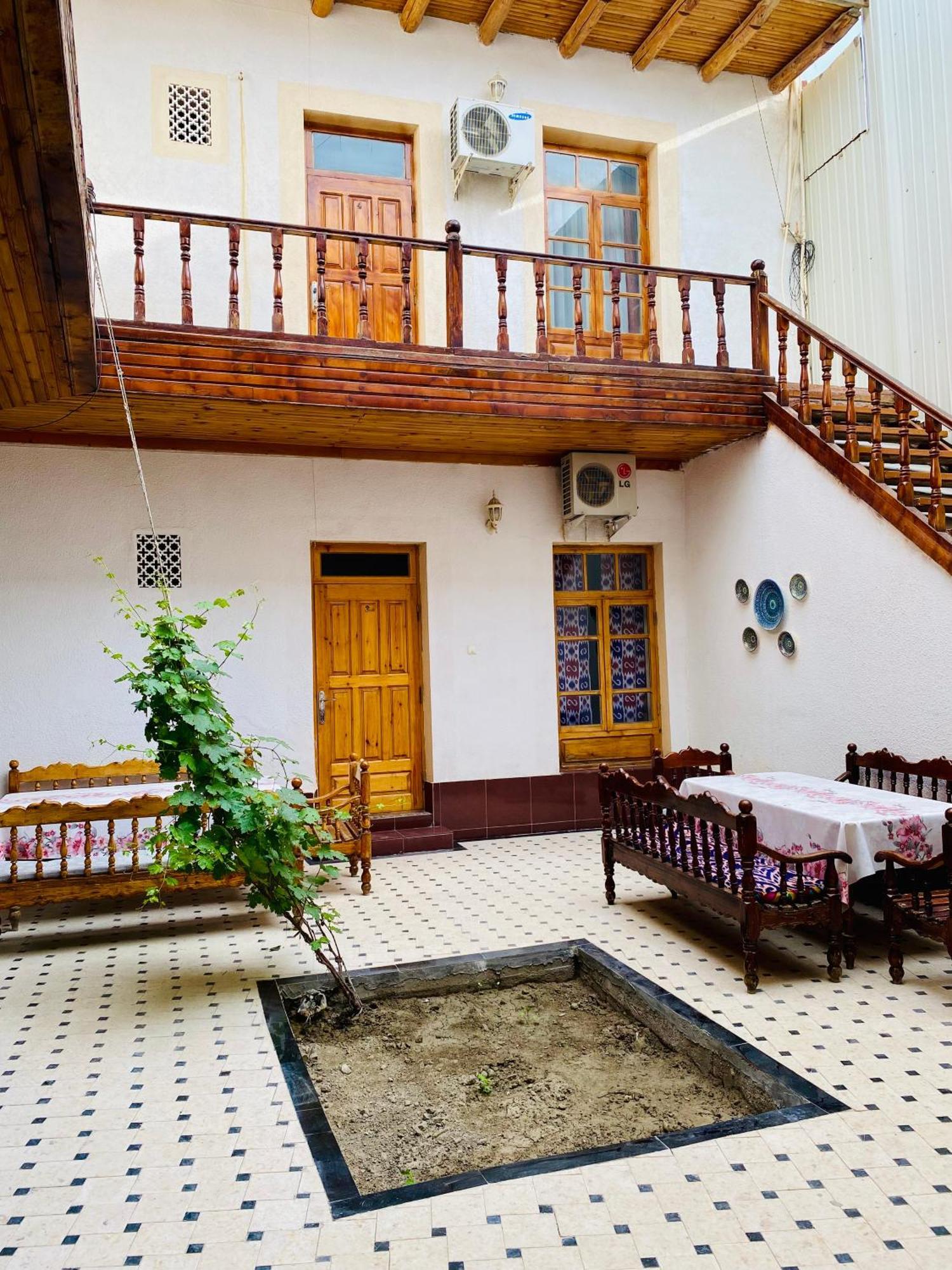 Antique Hotel In Old Town Buchara Exteriör bild