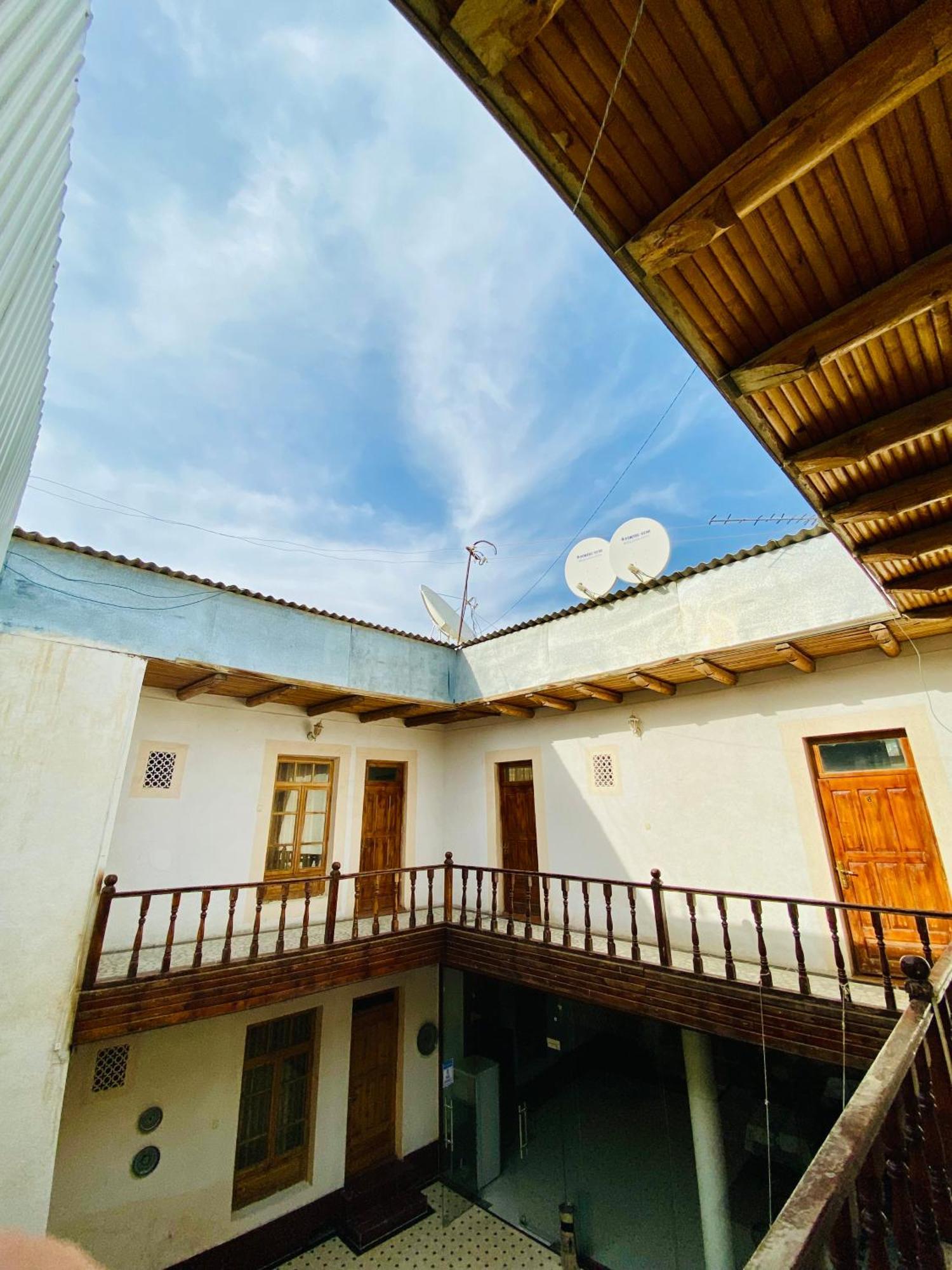 Antique Hotel In Old Town Buchara Exteriör bild